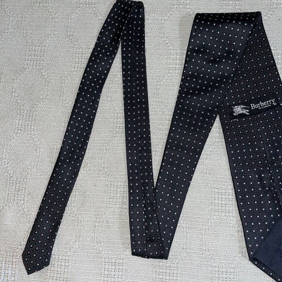 Burberry Men’s Dress Tie Size 58” 3.75” Black Cubed Business Formal City Italy - Picture 11 of 12